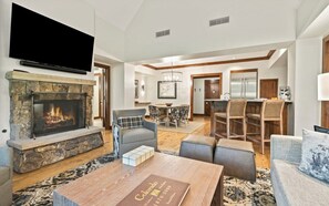 Smart TV, fireplace, video games, DVD player - 2 BR Timbers Residence @ Ritz Carlton BG w 6 FREE Lift Tickets, Ski VALET, & SPA (Avon)
