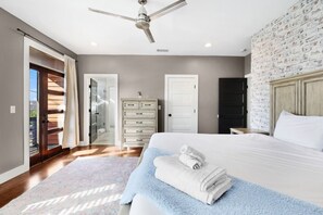 9 bedrooms, desk, iron/ironing board, free WiFi