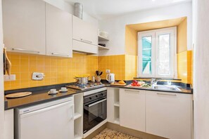 Standard Apartment, 2 Bedrooms, Terrace (Charming Apartment with Balcony In) | Private kitchen