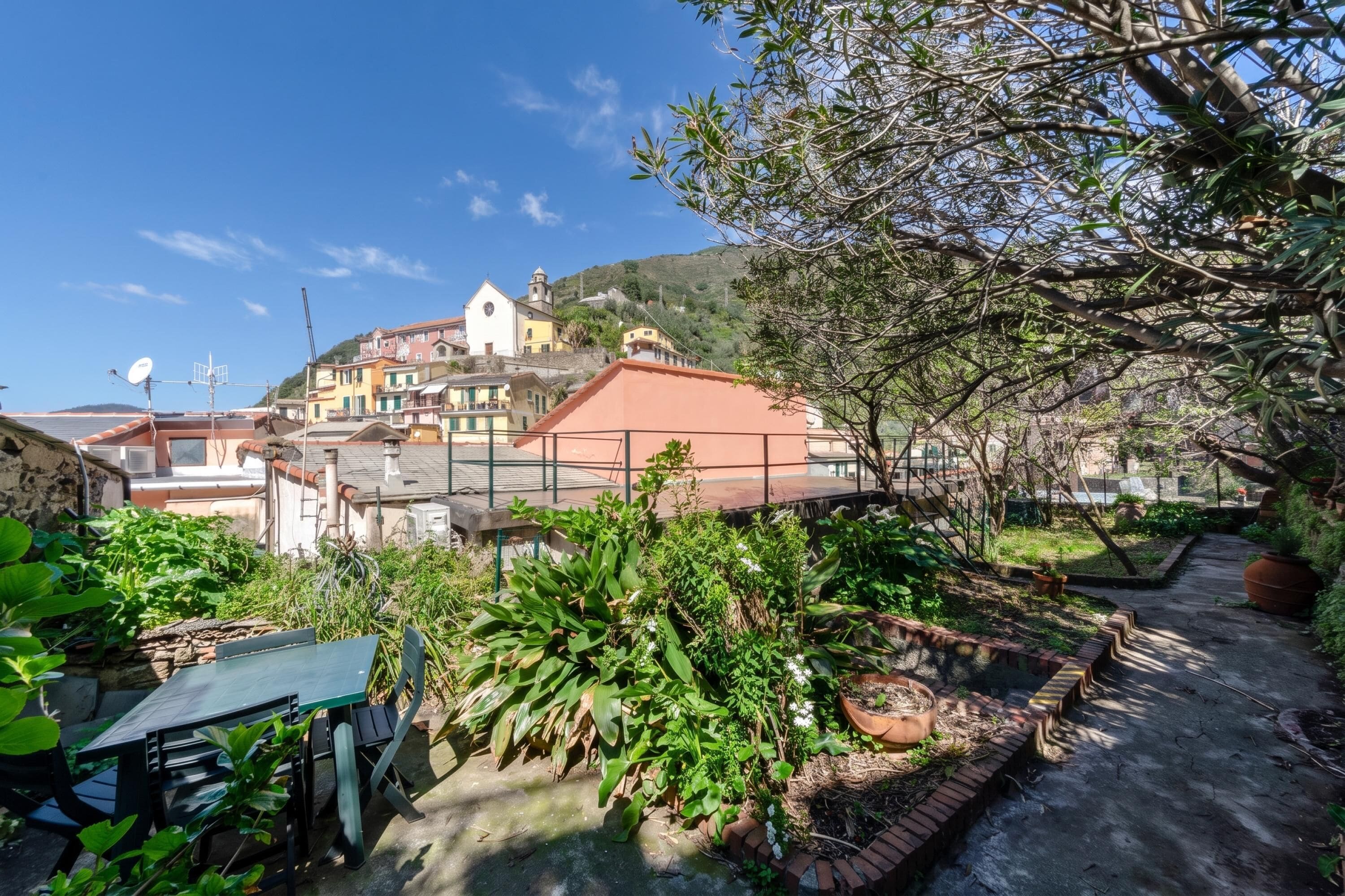 Standard Apartment, 2 Bedrooms, Terrace (Charming Apartment with Balcony In) | Outdoor dining