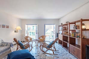 Standard Apartment, Multiple Bedrooms (Charming Flat In Vernazza) | Living area