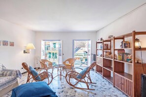 Standard apartman, 2 hálószobával, terasz (Charming Apartment with Balcony In) | Nappalirész