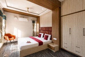 Căn hộ (2 Bedrooms) | 2 phòng ngủ, khu vực làm việc phù hợp cho laptop