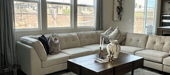 Spacious 5-bedroom home in Las Vegas near freeways, restaurants, retail & park!