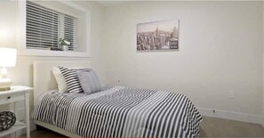 1 bedroom, desk, iron/ironing board, WiFi