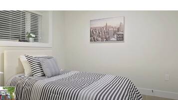 1 bedroom, desk, iron/ironing board, WiFi