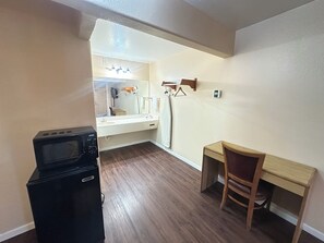 Rom – standard, 1 kingsize-seng | Bad | Badekar, håndklær, såpe og sjampo