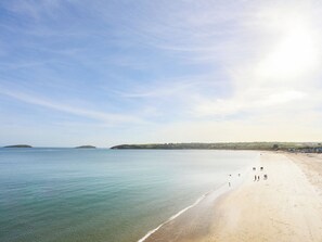 Una playa cerca