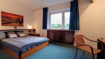 1 bedroom, desk, free WiFi