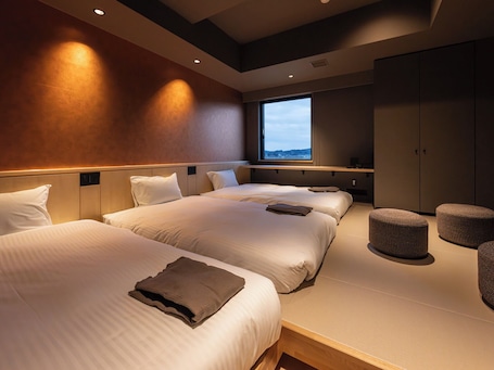 Comfort Twin Room, River View | In-room safe, desk, free WiFi, bed sheets