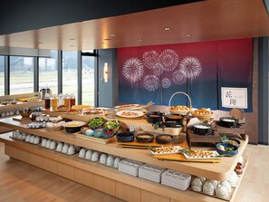 Desayuno buffet (JPY 1650 por persona)