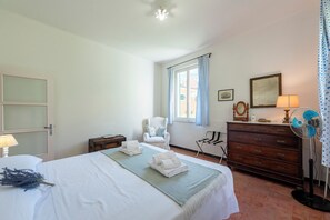 Appartamento familiare, camere multiple (Middle Apartment Vernazza) | 2 camere, Wi-Fi gratuito, lenzuola