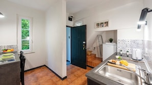 Familie appartement, meerdere slaapkamers (Yard Apartment Vernazza) | Privékitchenette