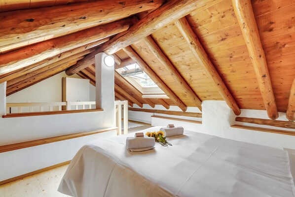Family Chalet, Multiple Bedrooms (Ca dal 1785 Centovalli) | 1 bedroom, bed sheets - Ca dal 1785 Centovalli (Centovalli)