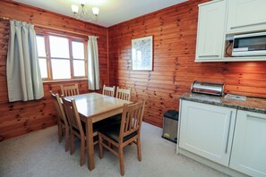 Dining - Creag Mhor Lodge (Arisaig)