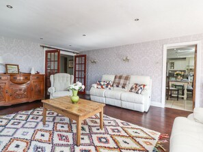 Living area - Stoneycross Cottage (Preston)