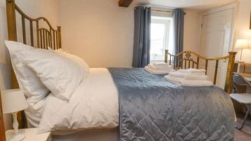 4 dormitoris, decoració individual i mobiliari individual