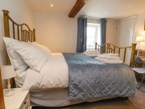 4 svefnherbergi, sérhannaðar innréttingar, sérvalin húsgögn