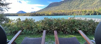 Silver Salmon Cabin - Modern Vacation Home at Eagle Landing Resort