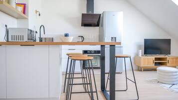 Refrigerador, microondas, horno y lavavajillas