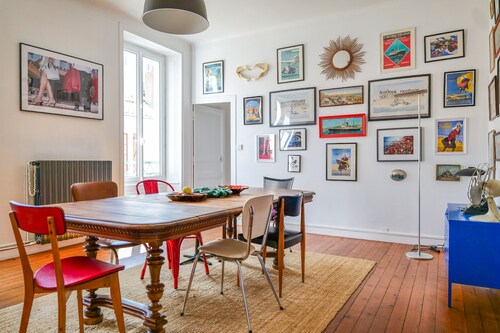 Large apartment tastefully decorated for 5 people