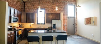Industrial Escape 2bd 2bath