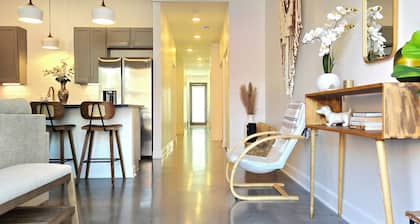 Wabi Sabi - King Bed/2Bed/2ba, Ground level