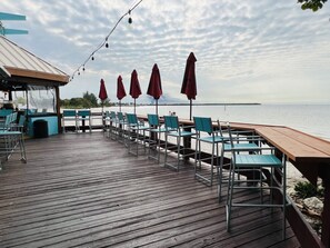 Outdoor dining - `Dolphin Views` 209 Little Harbor Beach Community (Ruskin)