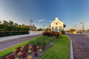Property grounds - `Dolphin Views` 209 Little Harbor Beach Community (Ruskin)