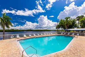 A heated pool - `Dolphin Views` 209 Little Harbor Beach Community (Ruskin)