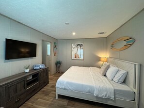 Bureau, fer et planche à repasser, lit parapluie, Wi-Fi gratuit