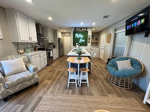 Interior - Cabana Banana Cottage (Ruskin)
