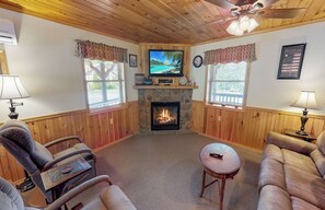 TV, fireplace