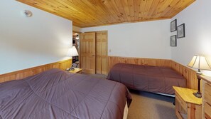 2 bedrooms, Internet, bed sheets, wheelchair access