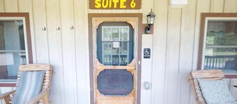 Rough Cut Lodge - Suite 6