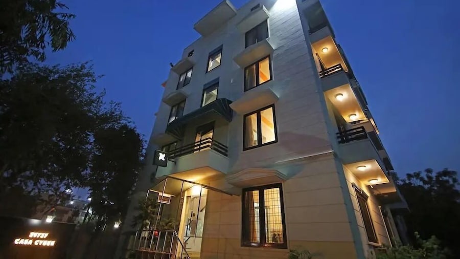 Tipsyy Inn Suites 006