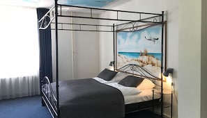1 bedroom, free WiFi, bed sheets