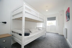 2 bedrooms, free WiFi