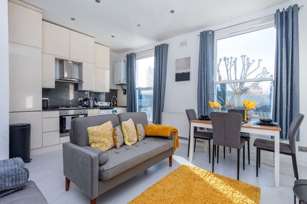 TV - Stylish Flat, Notting Hill & Portobello Road (Greater London)