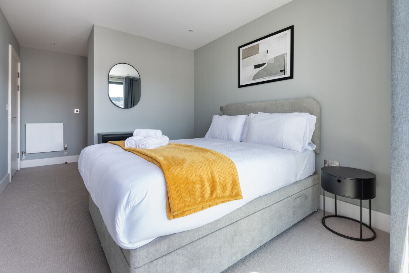 2 bedrooms, desk, iron/ironing board, WiFi