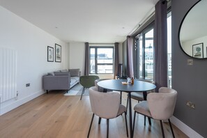 Dining - Terrace & Balcony with Wembley Stadium Views (Wembley Park)