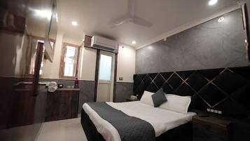 Desk, free WiFi, bed sheets