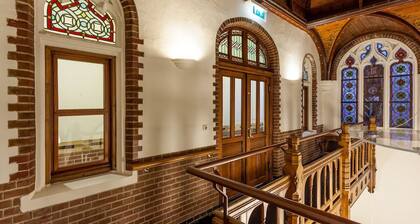 Relax in a Non-Smoking Room with Courtyard, Garden & On-Site Bar in Deventer