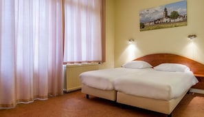 1 chambre, fer et planche Ă repasser, Wi-Fi gratuit, draps fournis