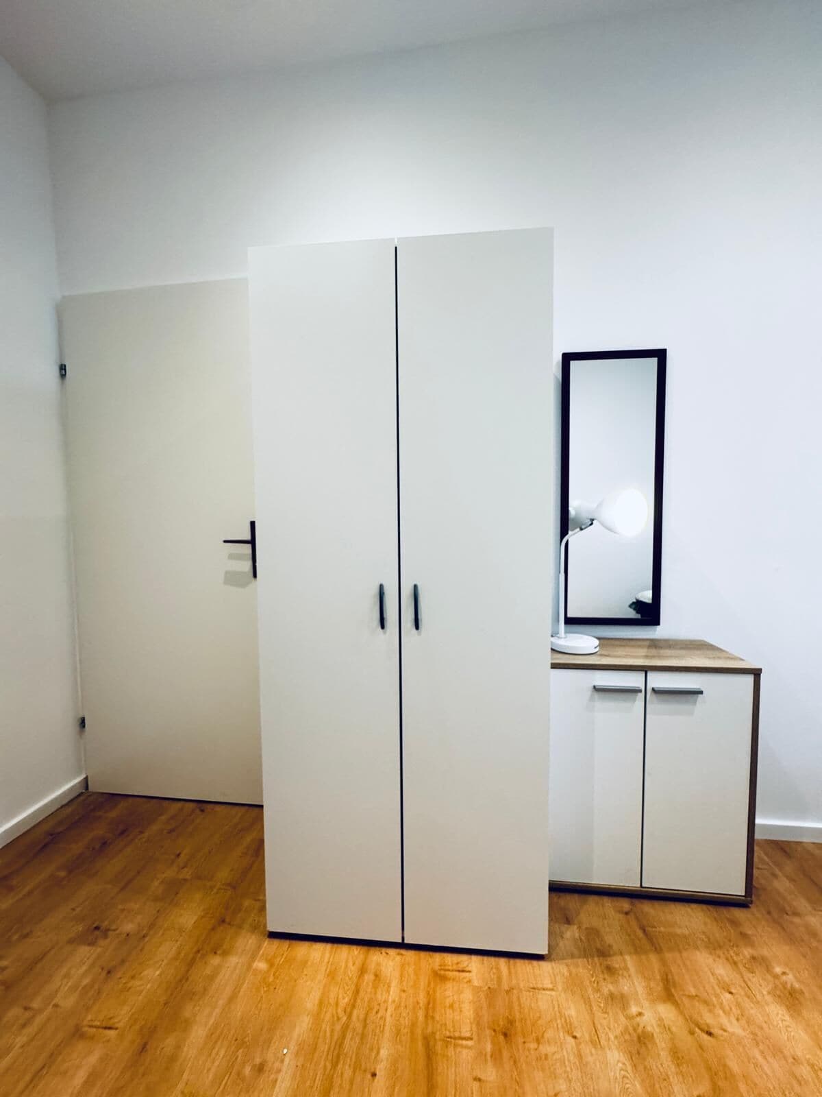 Basic-Zimmer | Bügeleisen/Bügelbrett