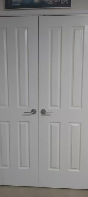 Interior - Quiet getaway on the coast (Springfield)