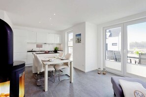 Classic House, 2 Bedrooms | Dining - Ferienhaus am Yachthafen in Peenemuende (Peenemünde)