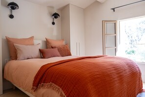 4 chambres, bureau, Wi-Fi, draps fournis