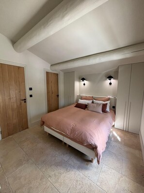 4 chambres, bureau, lit parapluie, Wi-Fi gratuit