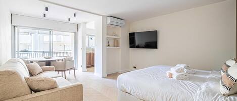 Fer et planche Ă repasser, accĂšs au Wi-Fi (inclus), literie fournie